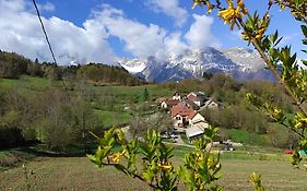 Les Clarines Perceneige - Chambre d'Hôtes Vue Sur Montagne
